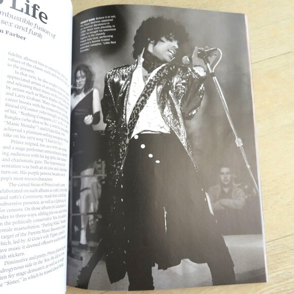 Time Commemorative Edition Prince An Artist's Life April 29, 2016 - Picture 5 of 13